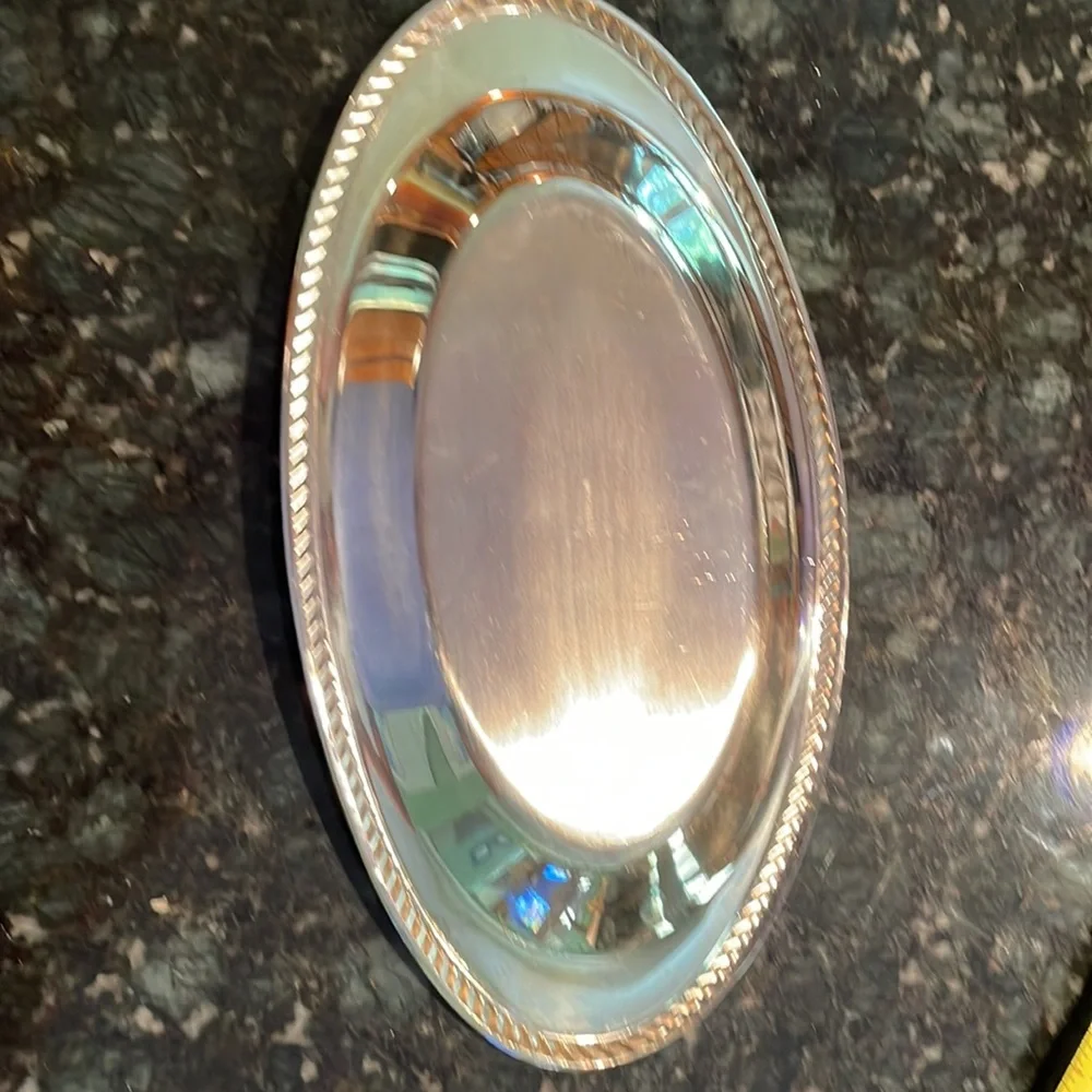 Vintage WM Rogers Silverplate oval bread serving Tray